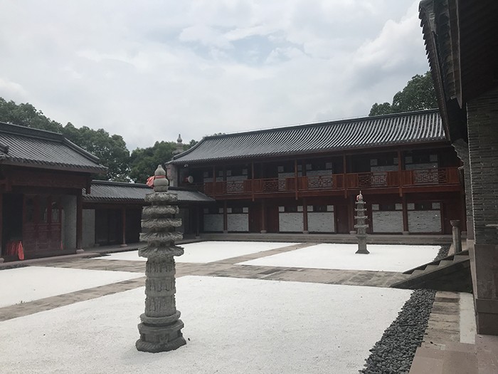 以中國傳統(tǒng)建筑為特征的樓閣