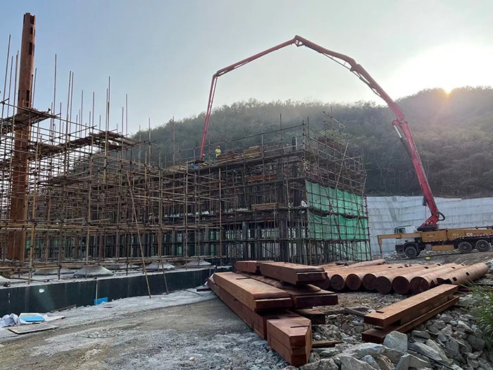 山西古建筑飛虹塔是中國(guó)最大、最完整的琉璃塔
